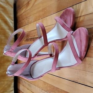 Dress sandals 👡
